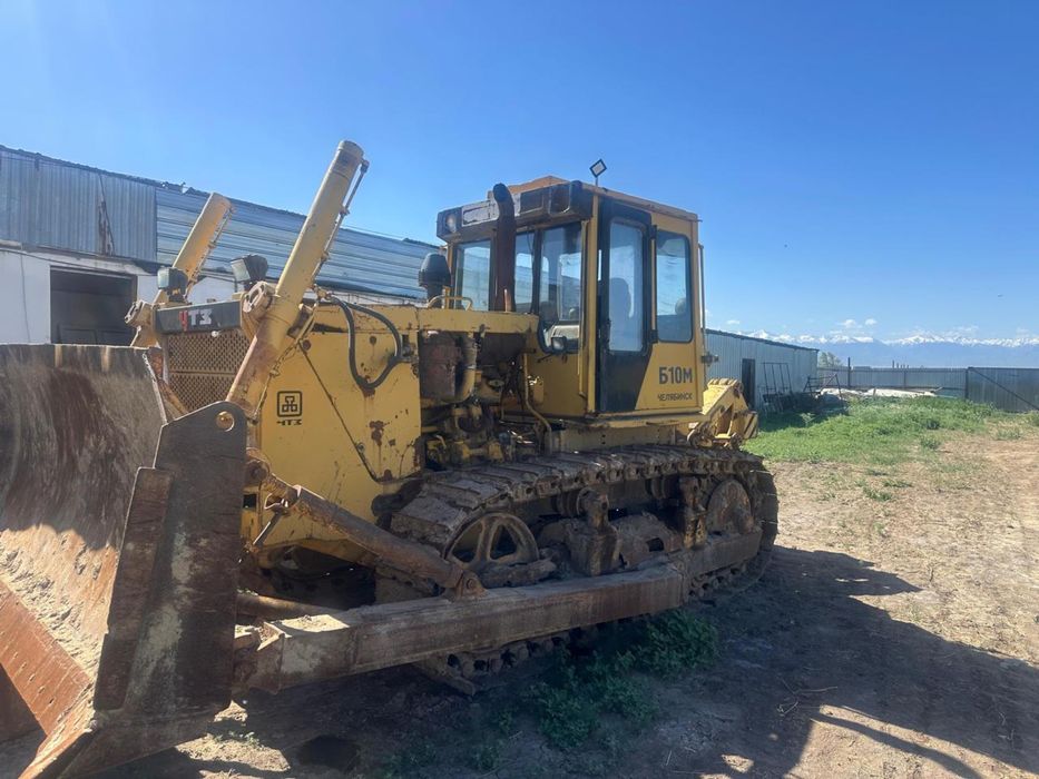 Бульдозер Б10м и отличном состоянии