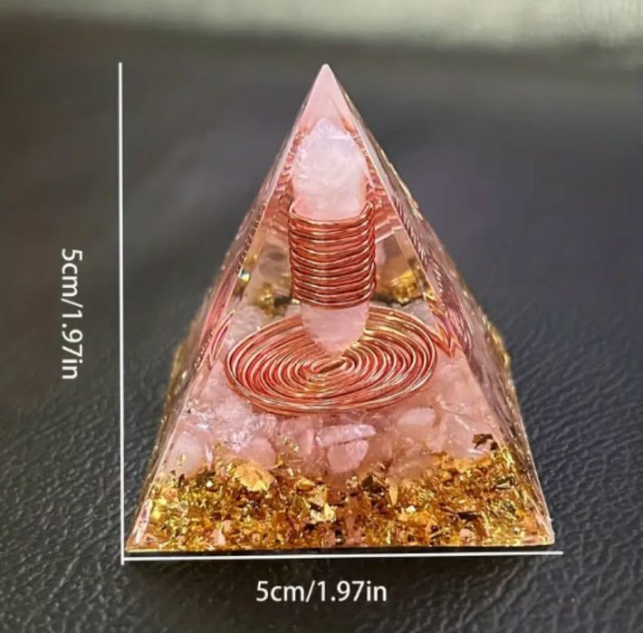 Мед и розор кварц пирамида - декорация и здраве