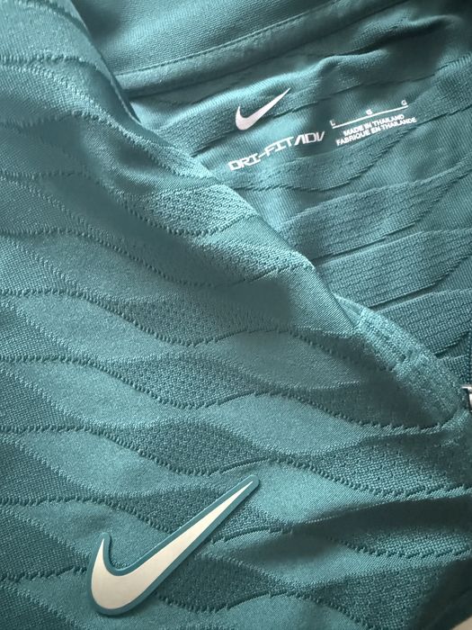 Liverpool NIKE тренировачни