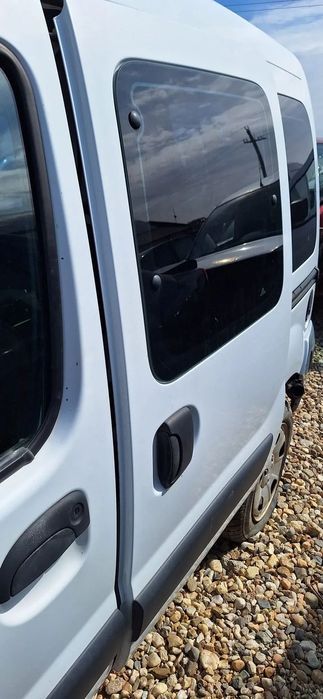 usa spate stanga/dreapta renault kangoo an 2004