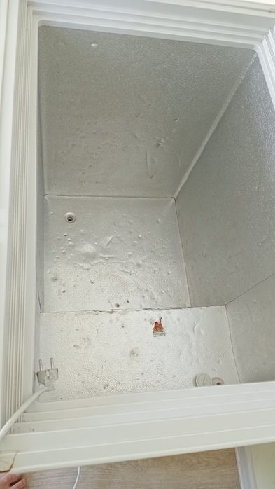 Продам морозильную холодильник ,210 литр,не работает