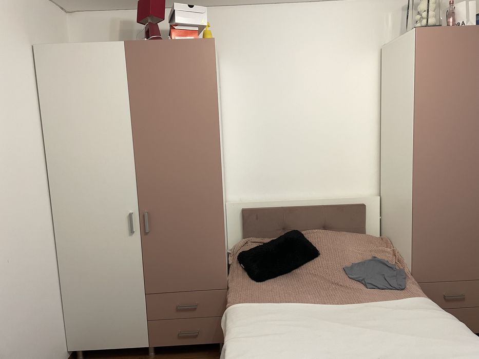 Vand mobila pentru un copil ( fetita)..