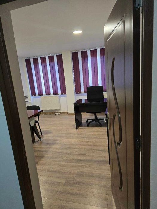 Spatiu de inchiriat 70 mp 8 eu mp.  Prima luna gratis.