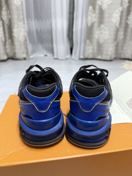 Adidasi Louis Vuitton