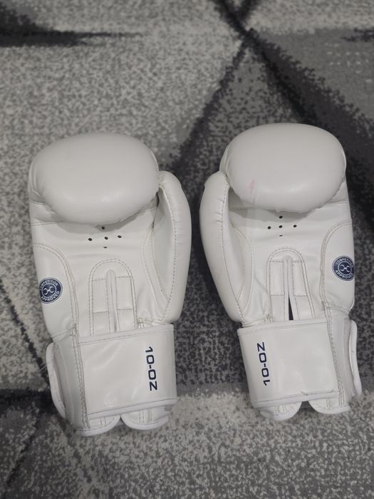 Боксёрские перчатки world boxing размер 10-oz