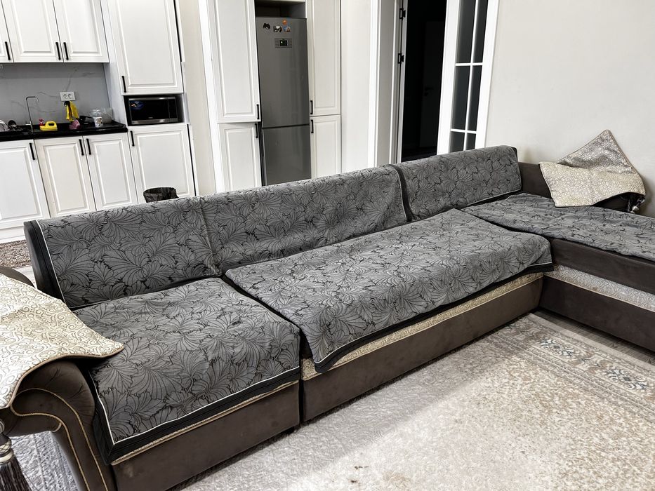 Гостинный диван.