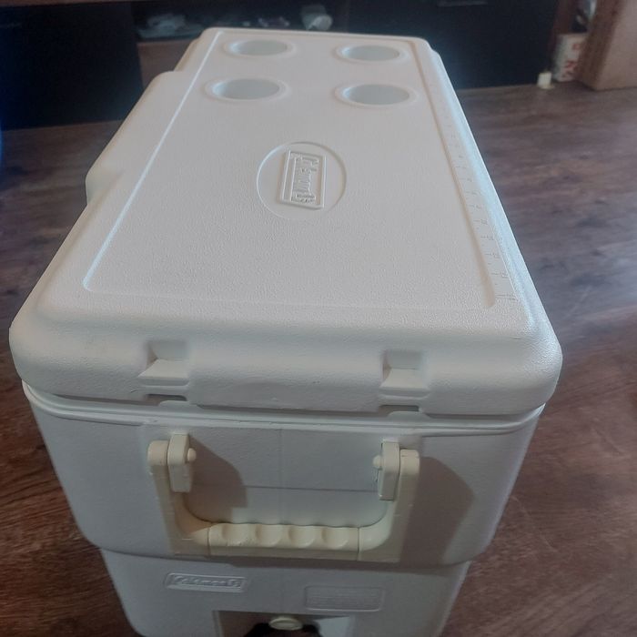 Хладилна кутия Coleman 70 quart Xtreme Marine White