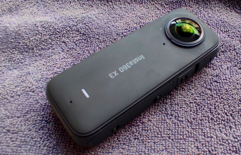 Insta 360 x3 + аксесоари, екшън камера 360 градуса