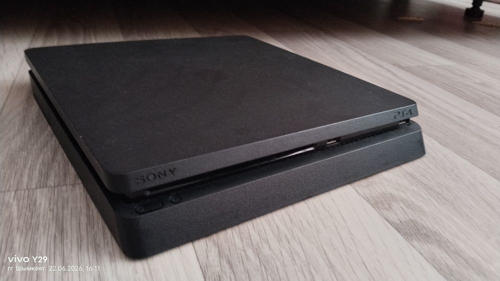 Playstation 4 slim 1TB