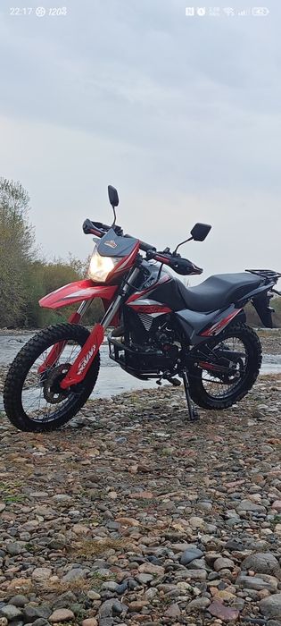 Мотоцикл,эндуро 250 куб