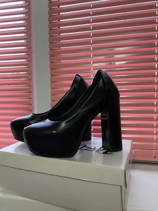 Продам женские туфли