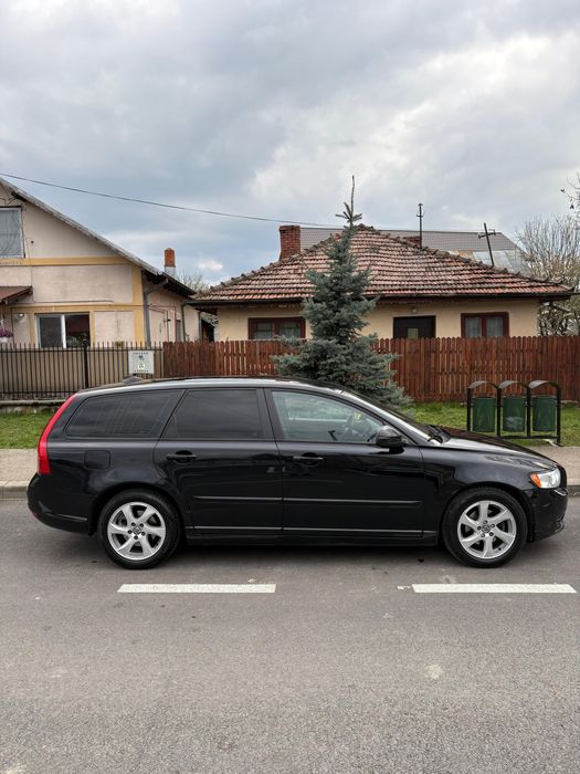 VOLVO V50 facelift