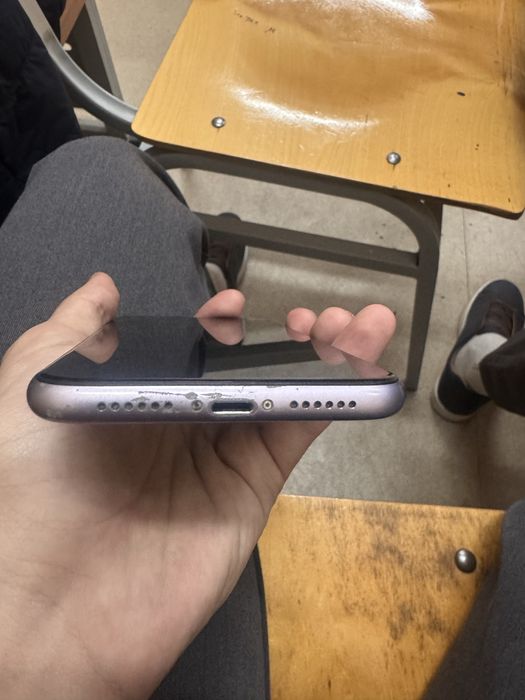 Iphone 11 64GB 71 yomkost
