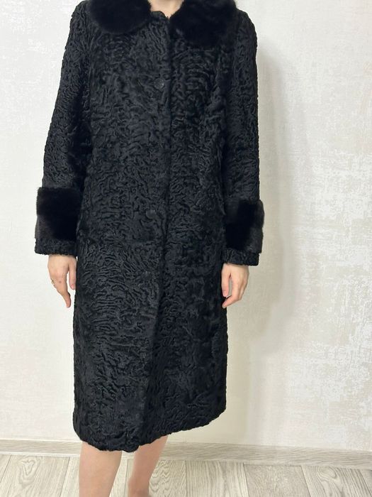 Шуба каракуль новая