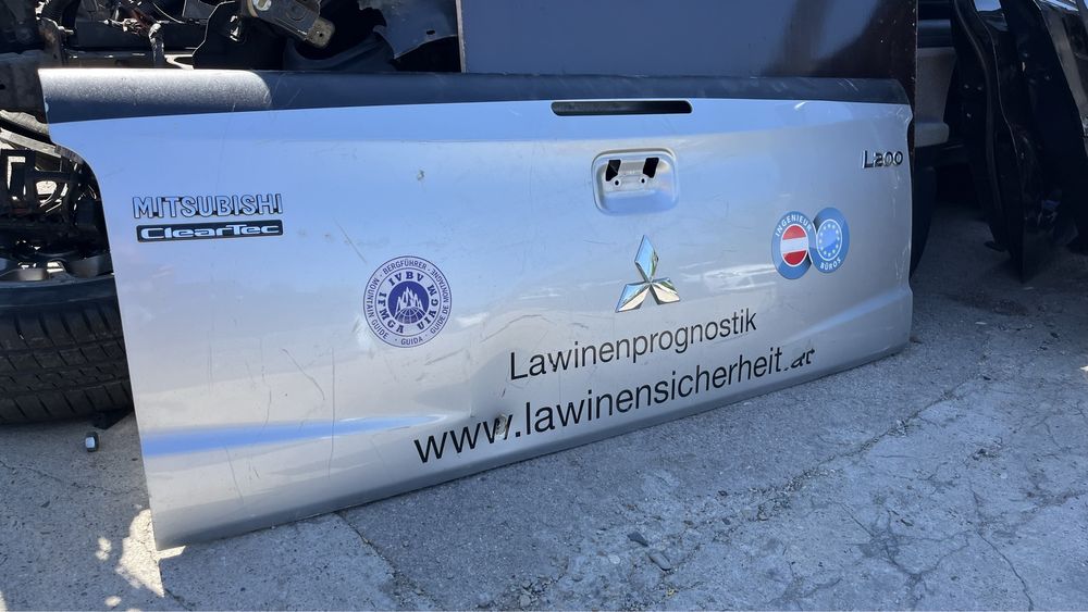 2 броя заден капак/врата от багажник пикап Mitsubishi L200 ClearTec