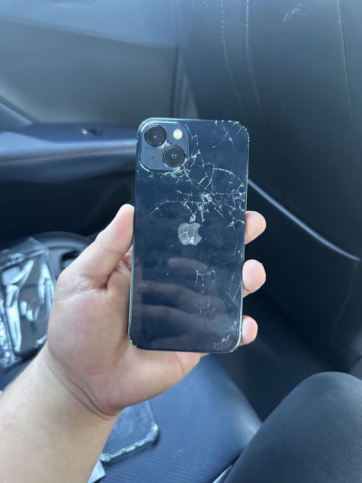 13 iPhone 128gb.