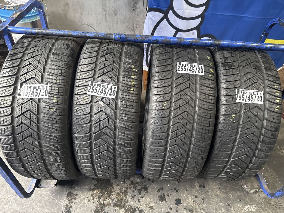 255/45/20 Pirelli
