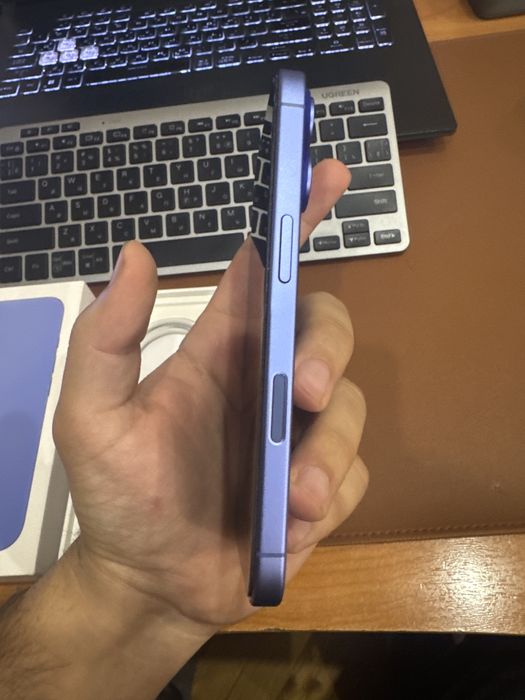 iPhone 16 128GB Blue