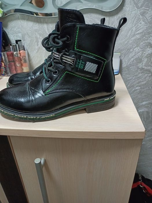 Продам осенние ботинки