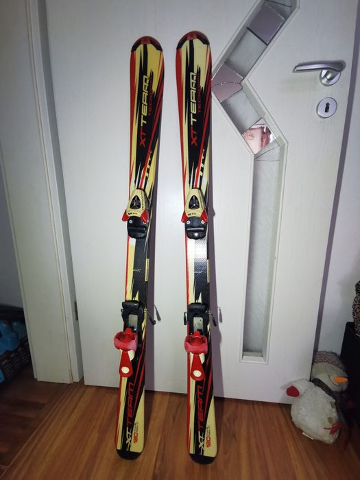 Vând clăpari ski nr 42 și schiuri 120 cm