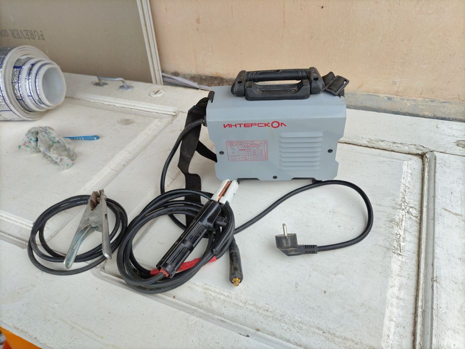 Сварка аппарати Интерскол 160А сотилади.  Сварочный аппарат продается.