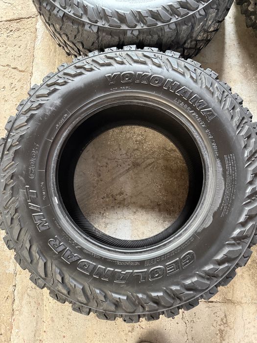 Yokohama Geolander M/T 285/70 R17