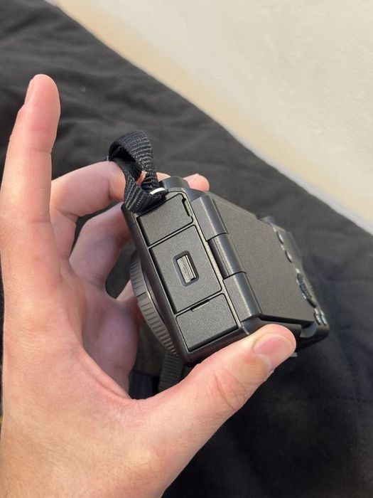 Sony zv-e1 продам срочно