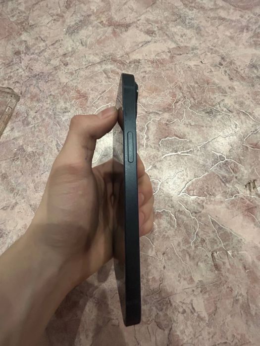 Продам iPhone 14