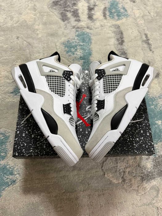 Jordan Retro 4 Military Black