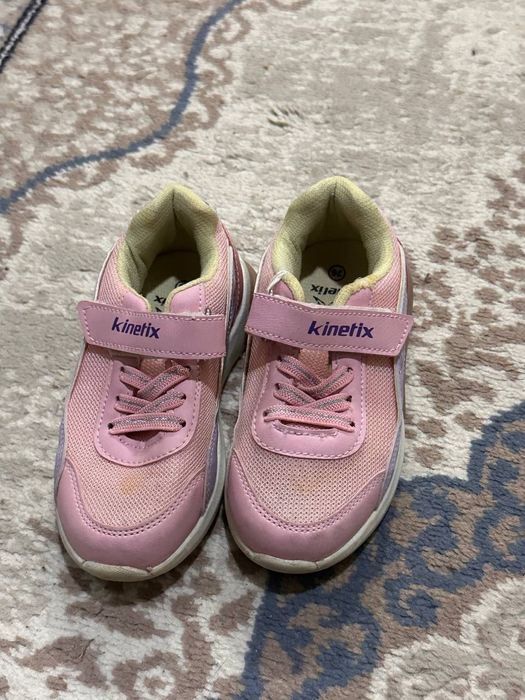 Красовки фирменые одеты  пару раз