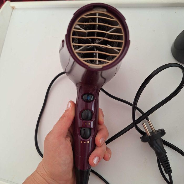 Сешоар Remington, Йонизираща функция, 3 аксесоара, Лилав/Черен