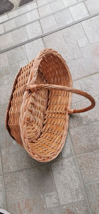 Cos impletit manual din nuiele