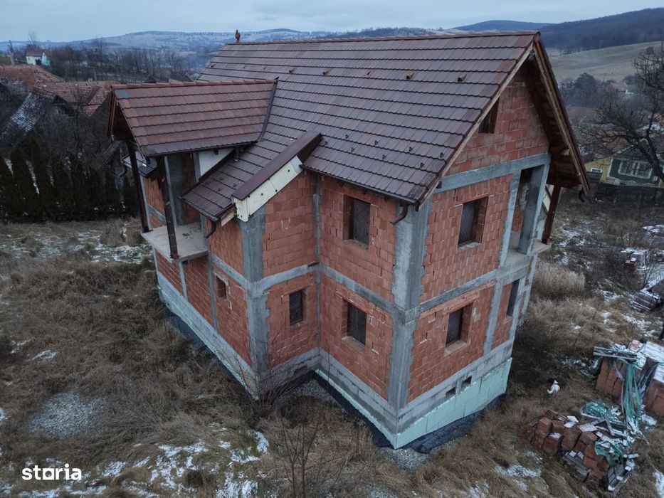 De vânzare casă la roșu Chirpăr