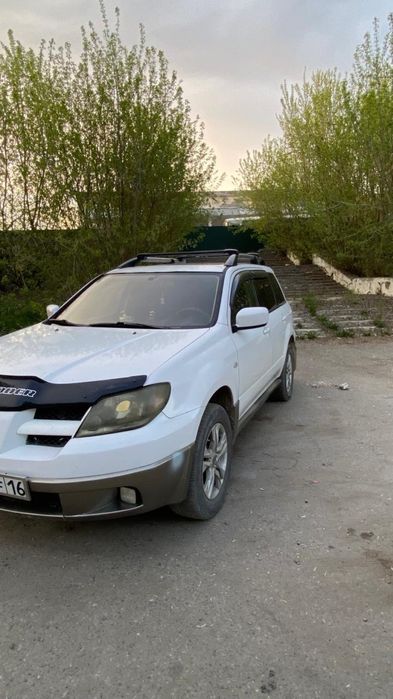 Продам Автомобиль аутлендер 1