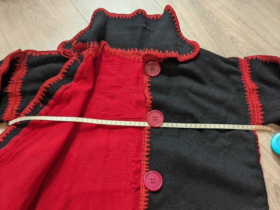 Вълнено ретро манто