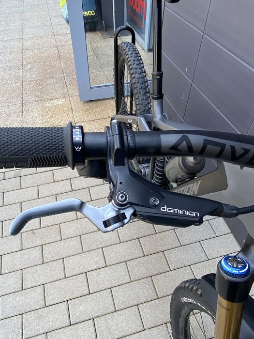 Висок клас Enduro E-bike Transition Relay