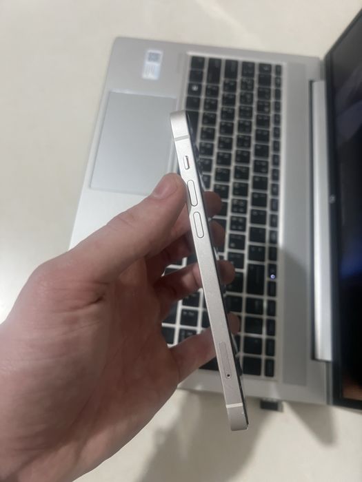 Айфон 12  срочно сотилади обмен йок