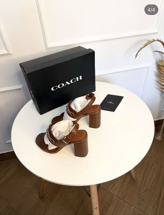 Босоножки Coach