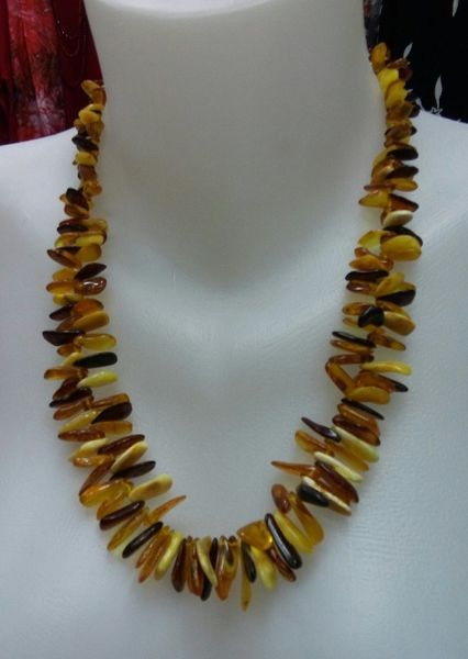 Продавам гердани, гривни и медальон от естествен кехлибар