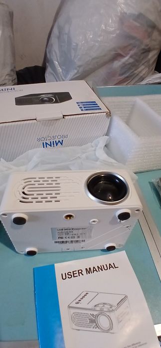 Videoproiector LED portabil