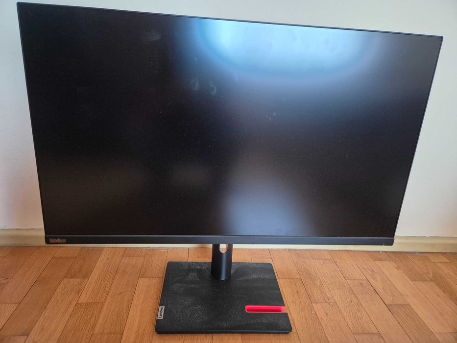 Монитор Lenovo ThinkVision