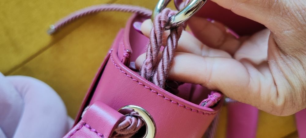 Чанта в актуален за сезона цвят Patrizia Pepe, естествена кожа