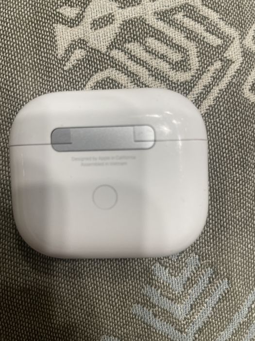 Продаю Air pods 3 кейс