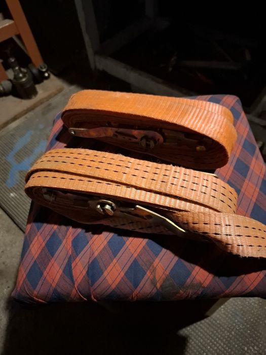 Ремни для стяжки грузов.