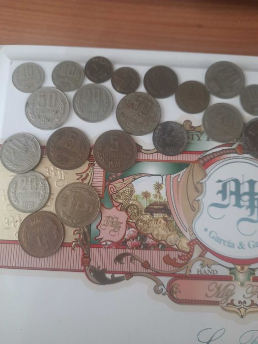 Продавам стотинки от соца