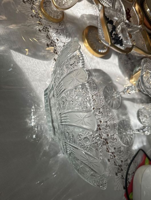 Продам фруктовницу овальную Хрусталь