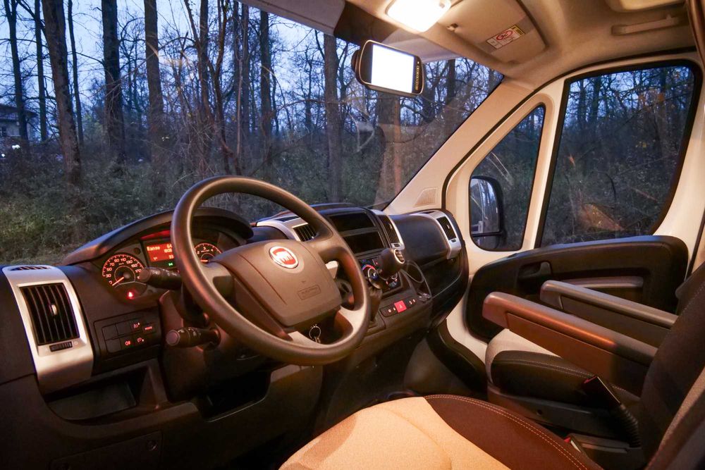 Inchirieri Autorulote Arad | Autorulota de inchiriat - 6 locuri