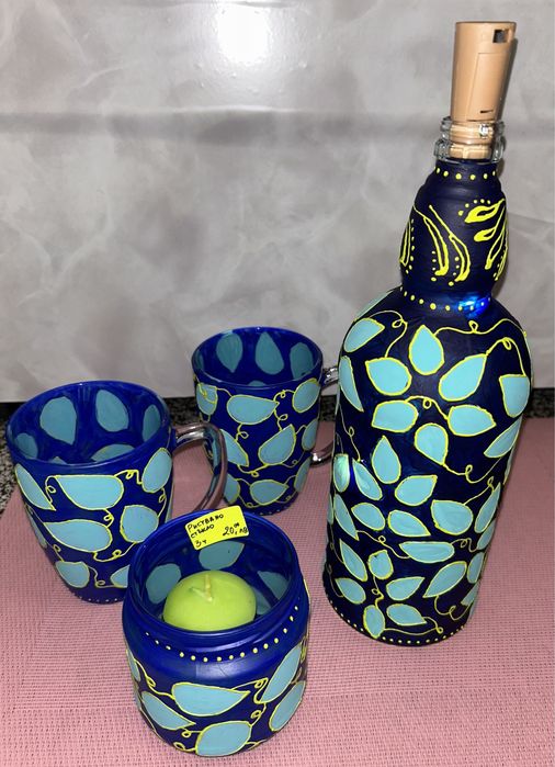 Рисувани светеща бутилка и комплект чаши и свещник