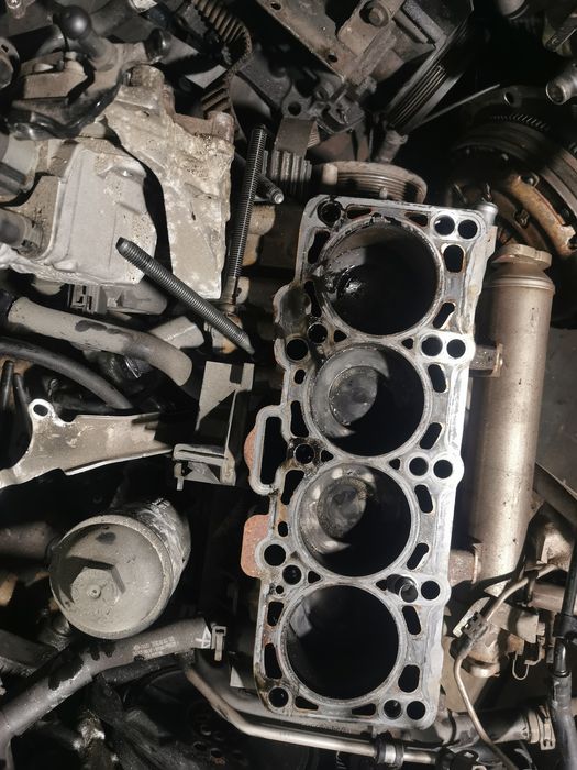 Двигател 2.0тди комън рейл на части / vw audi seat skoda 2.0tdi