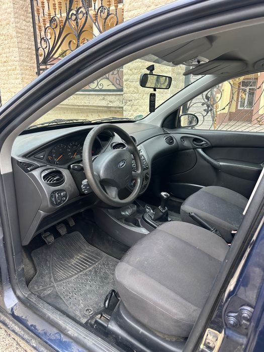 FORD Focus 2002 — imagine 3